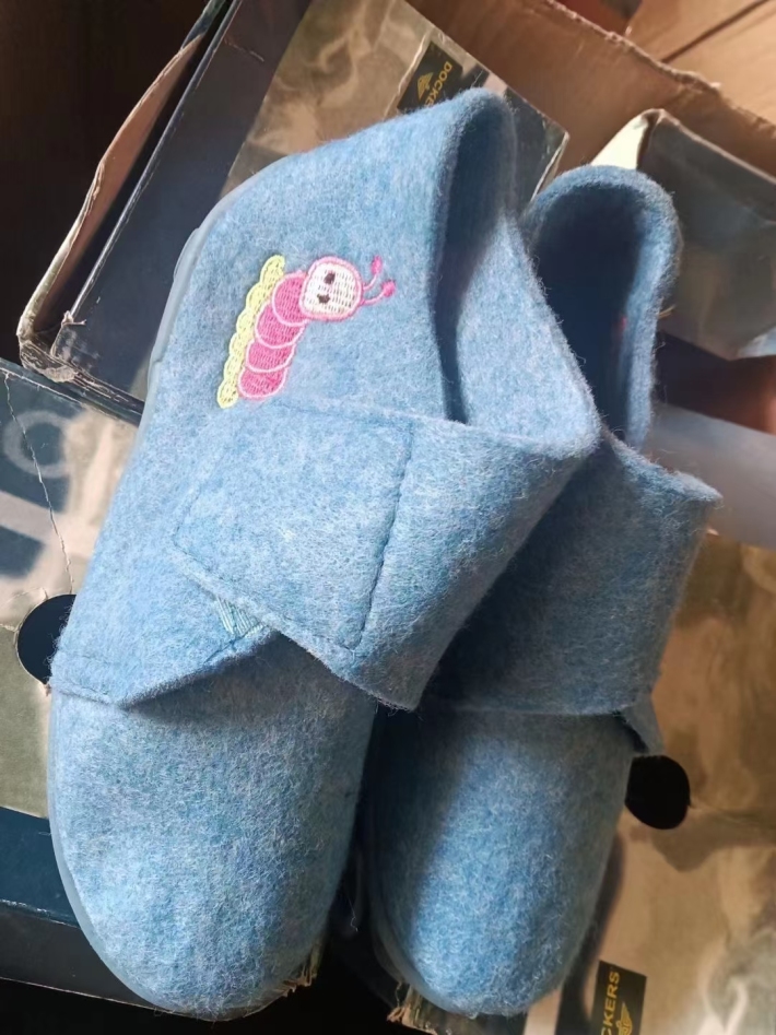 童鞋800双左右，全清一瓶水
