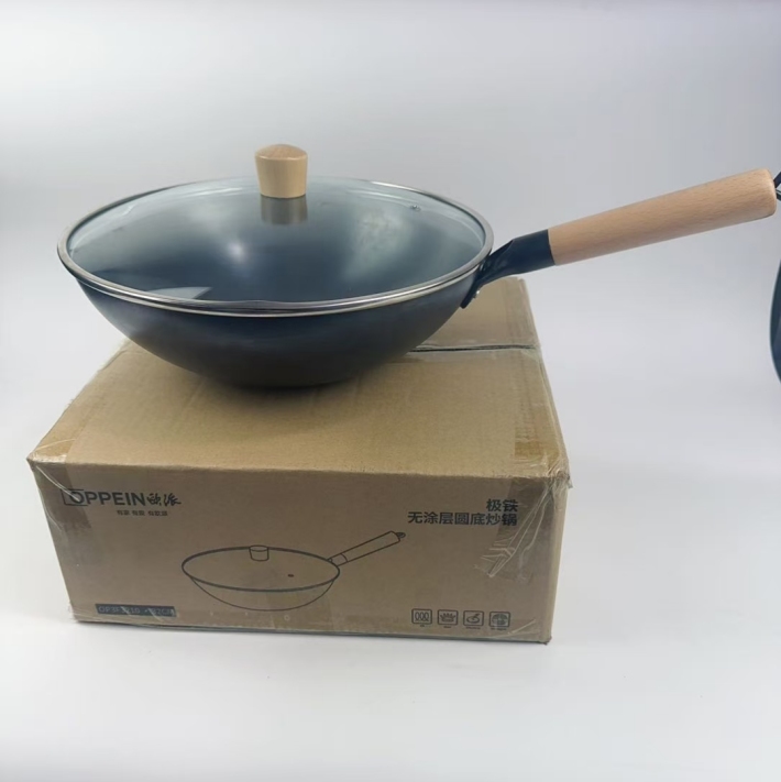 高端精品： 欧派品牌炒锅5000套左右，极铁材质，无涂层，采用氮化工艺不粘，不挑灶具，底部聚能环纹设计，净重2.17kg，口径:32cm，独立包装，3X元全清！