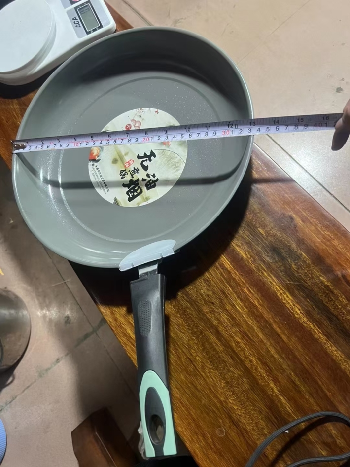 **靓货[色]！无油烟平底煎锅， 600个左右，特厚特重， 一个规格，清货13块/个， 可以分货，100个起批
