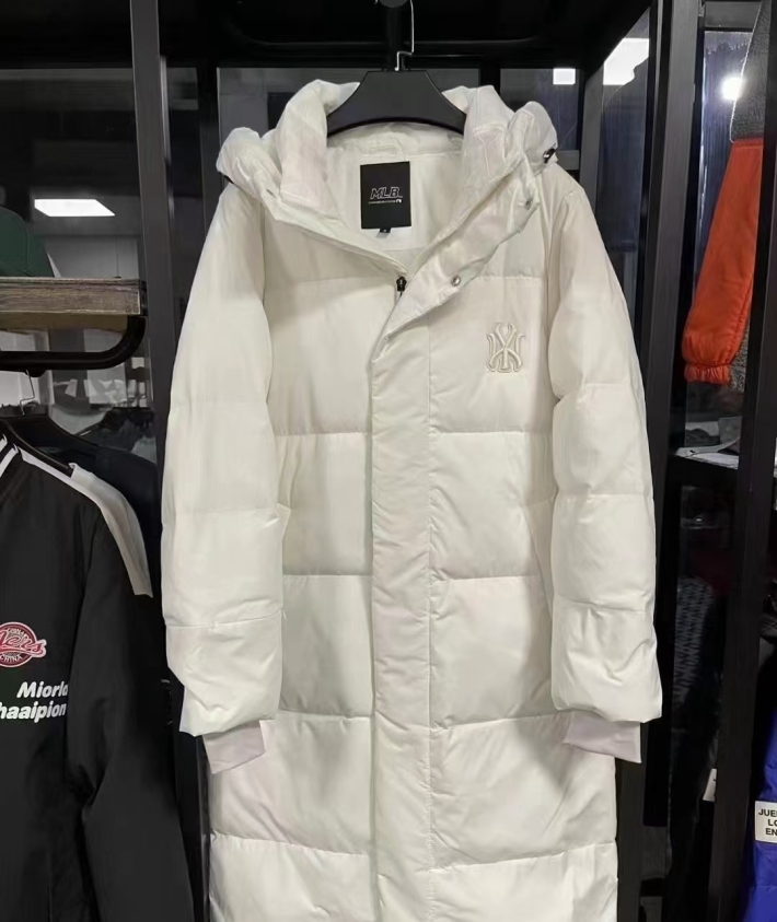 精品羽绒服，有清单不断码，亏本处理