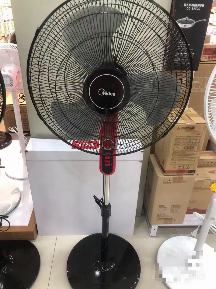 美的品牌，落地扇！ 18寸尺寸， 450台， 低价清！