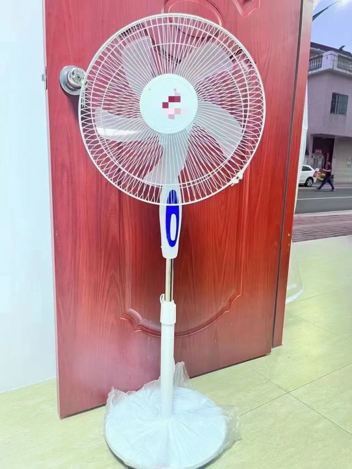重底盘落地扇， 16寸， 3000台， 处理！
