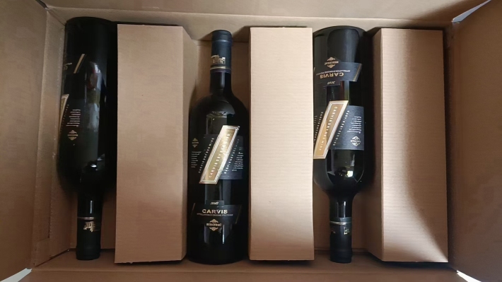 法国赤霞珠干红葡萄酒最后几百箱，一箱6瓶，13.5度，好日期，手续齐全，货品板正，全清72元，样品10箱82元，手慢无！