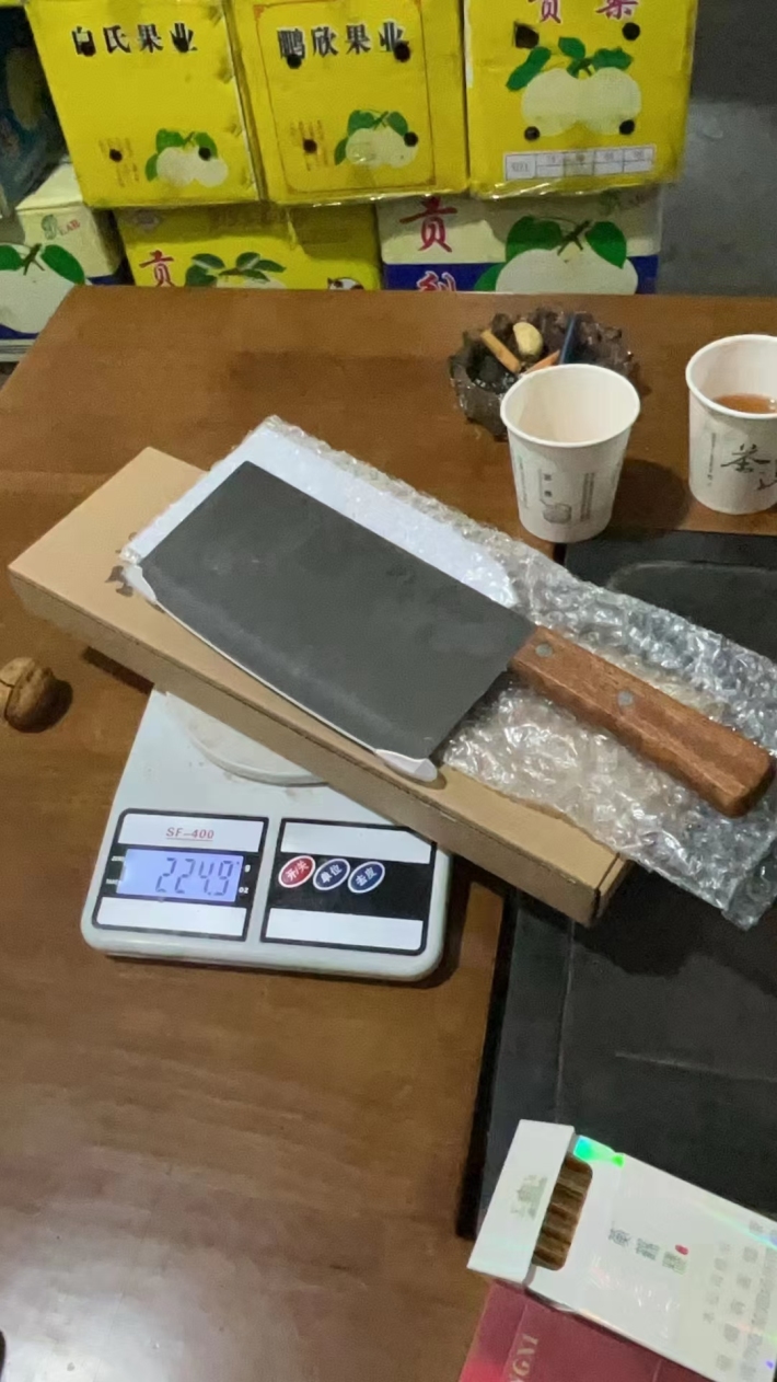 品牌菜刀8000把，独立包装，原箱原件，清货5元一把