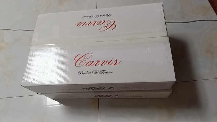 法国卡维斯美乐干红葡萄酒一千多箱，一箱6瓶，14度，好日期，手续齐全，货品板正，全清72元，50箱起分78元，手慢无！