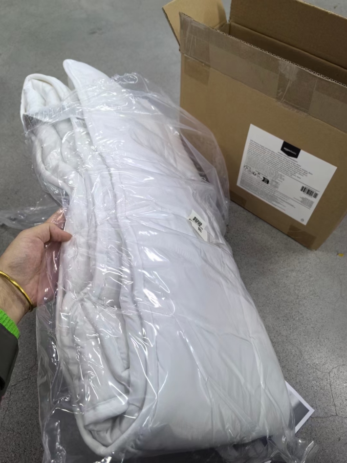 磨毛护床垫还有最后460个 ​尺寸 90×200cm 询价各位老板都会成交 ​要的来吧 原单 品质都**赞👍