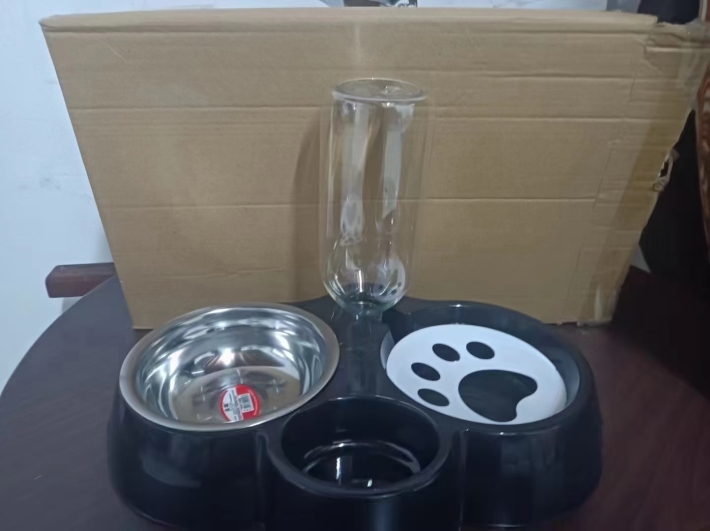 宠物碗套装2000套，独立盒装，一箱21套，价格非常美丽