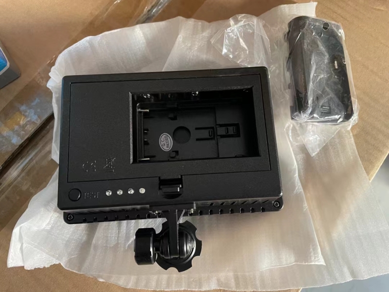 LED三色补光灯到货700个