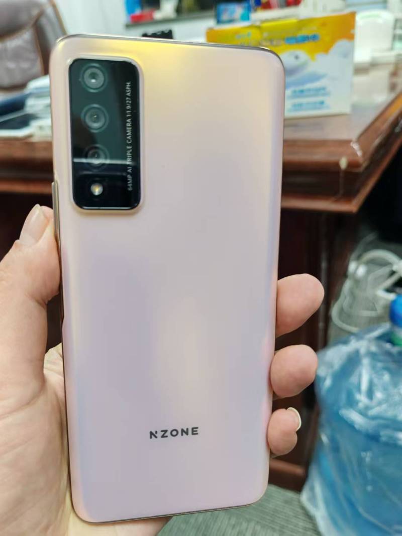 华为智选S7pro，5G单机，8+128内存。有部分8+256现货入仓300个左右。统一价格处理