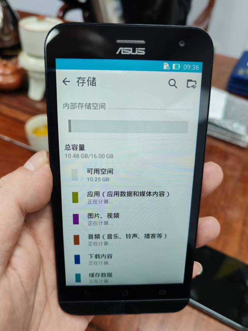 外贸出口国际版，华硕手机，2+16。单机500台。部分后盖有轻微划痕。