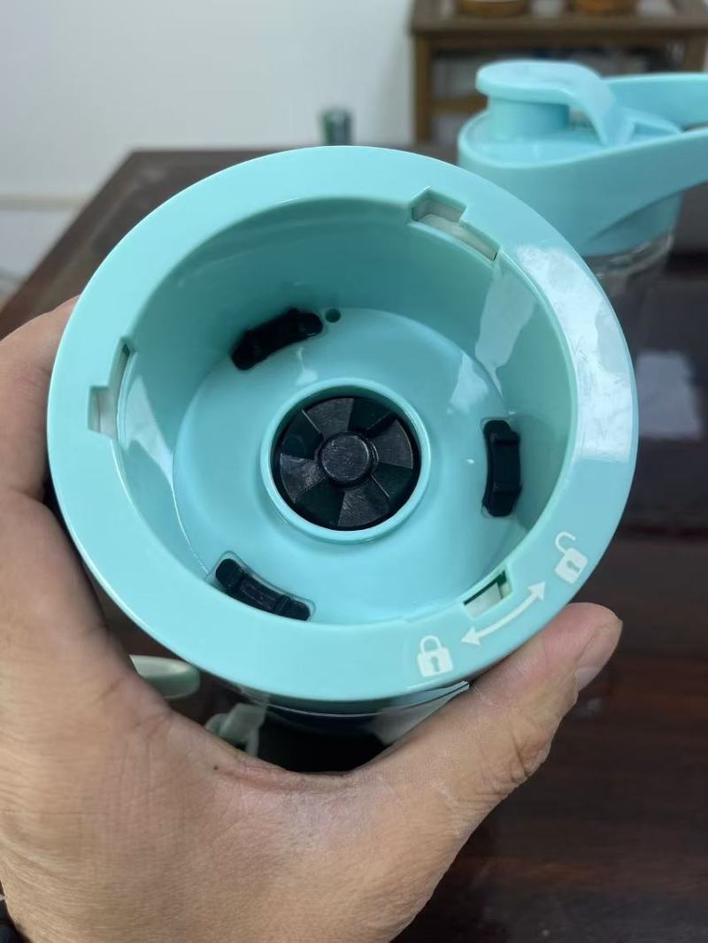 品名：Anran果汁机辅食机 配置：110V 400毫升 300W 尺寸：15.5×18.5×23厘米 重量：1020克 数量：8台一箱 / 176台