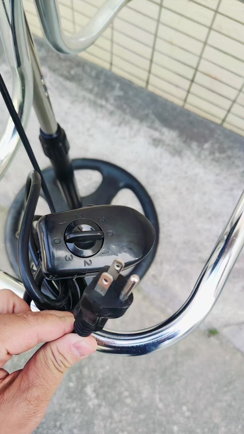 110v出口外贸， 18寸，落地扇+趴地扇+壁挂扇，三合一风扇， 一箱四台装， 470台， 低价处理！