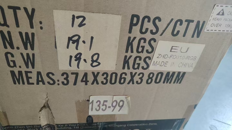 220V出口外贸欧规，高品质厚铝35瓦，RGB投光灯，2000个低价处理