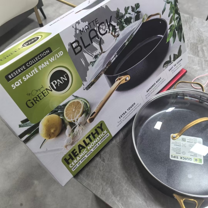 格林攀品牌不粘锅到货400套。 ​看细节 看材质 性价比贼高。价格冰点 ​