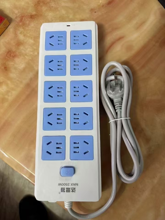 特大号50孔排插45000个，一个款，清货价7.8一个，支持分货。