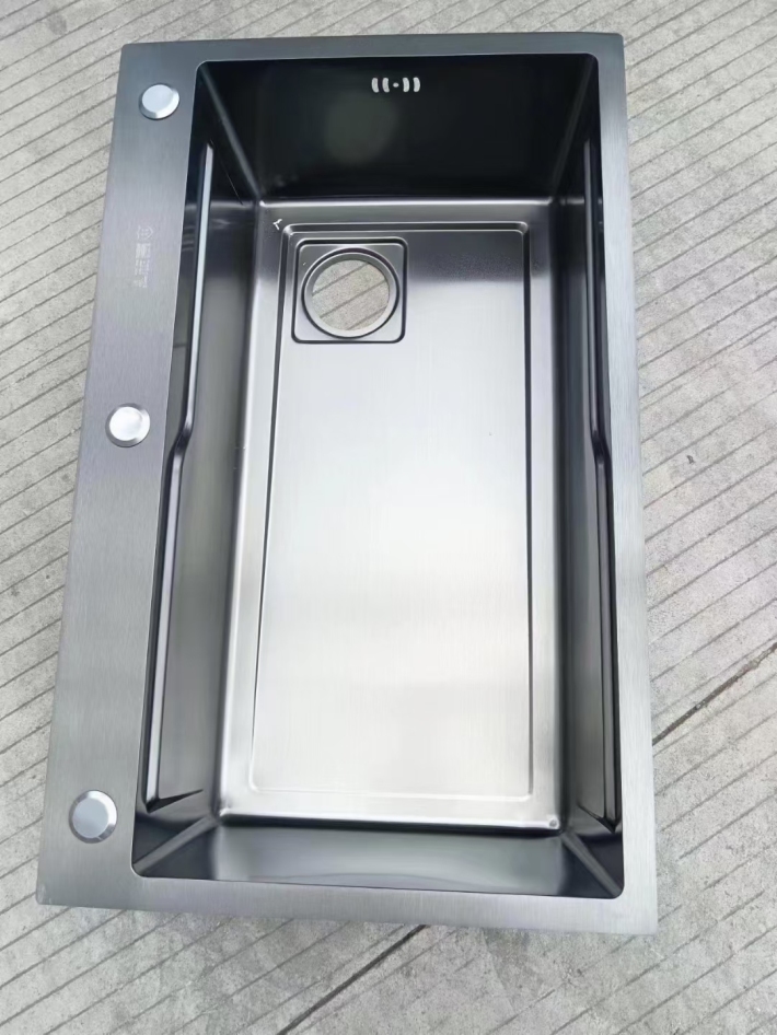 品牌不锈钢水槽，600个左右，