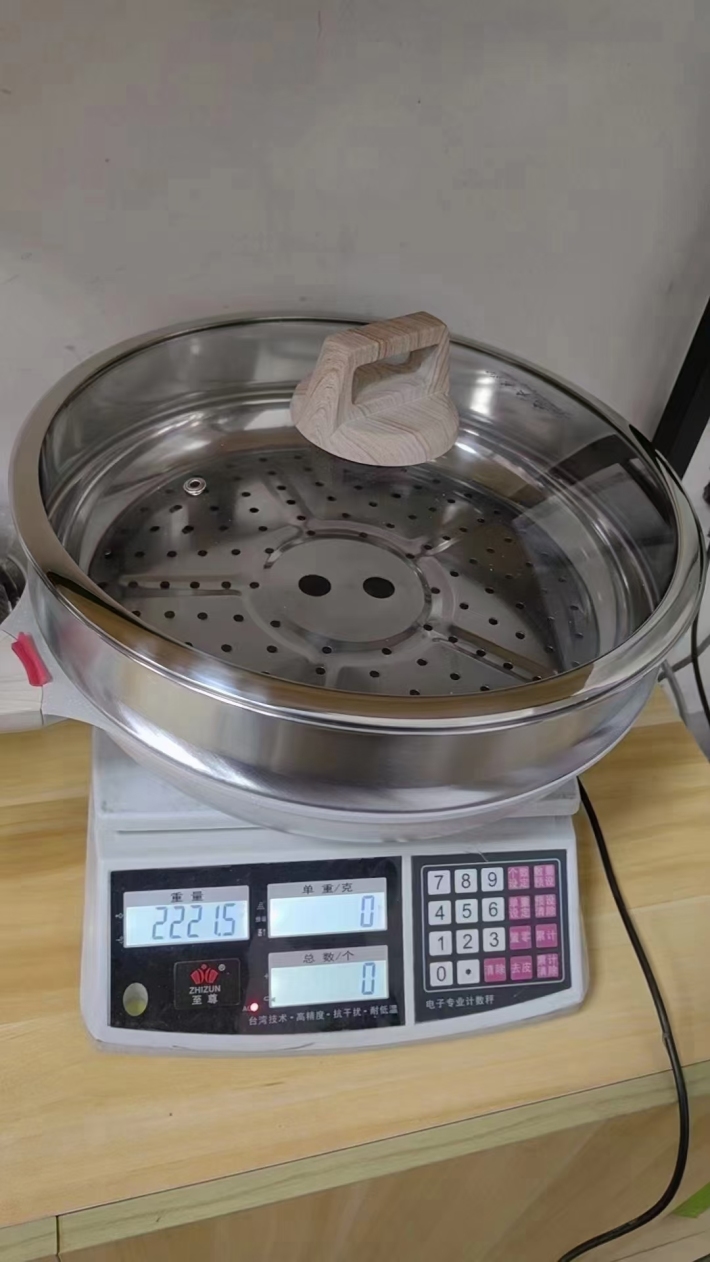 麦饭石带格炒锅200套，32规格，压铸铝电磁炉煤气灶使用，独立包装，合适是来，价格不贵。