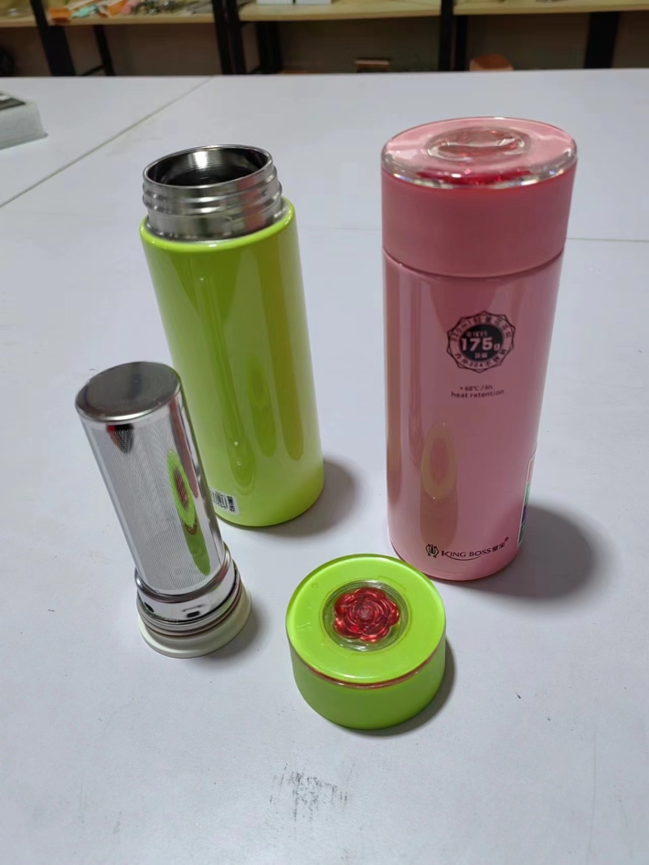 品牌茶水分离保温杯，原箱原件独立彩盒包装。全清便宜