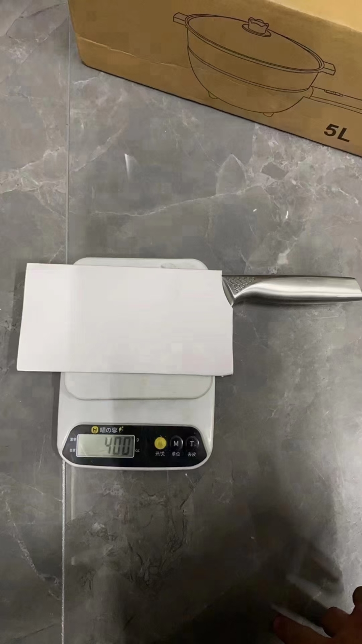 高端品牌刀剩余1000把左右，差不多一斤重，货真价实，一箱100把，可分单