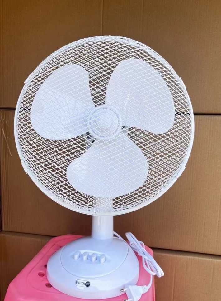 220v出口外贸，台扇，14寸规格！ 200台， 低价处理！