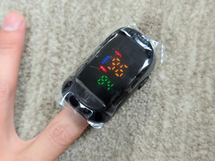 血氧仪7518个。全英文独立包装。