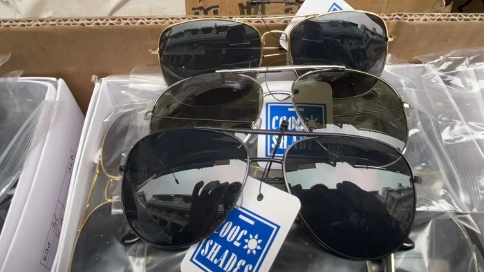 高端太阳镜26000个，每件600个，全部合金框