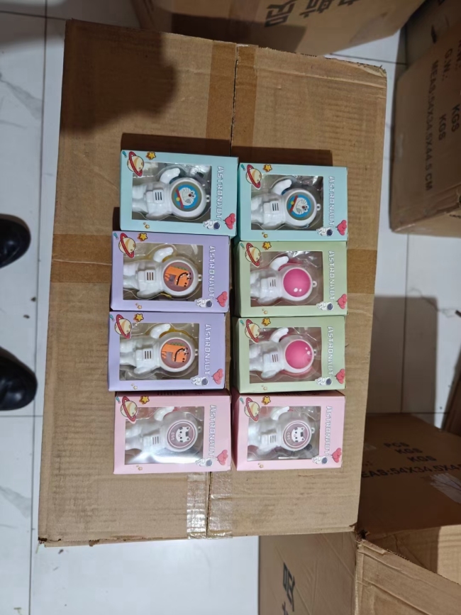 宇航员驱蚊挂绳5000个，板板正正210支装，对路的速度与激情
