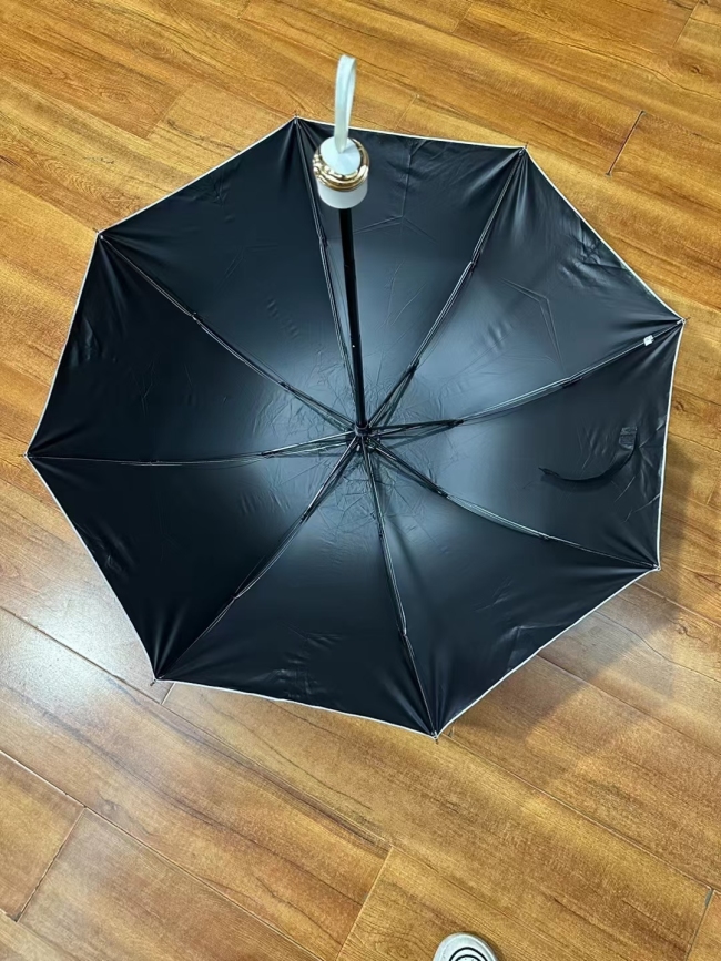 渐变色 黑胶8股雨伞3000把，质量非常好