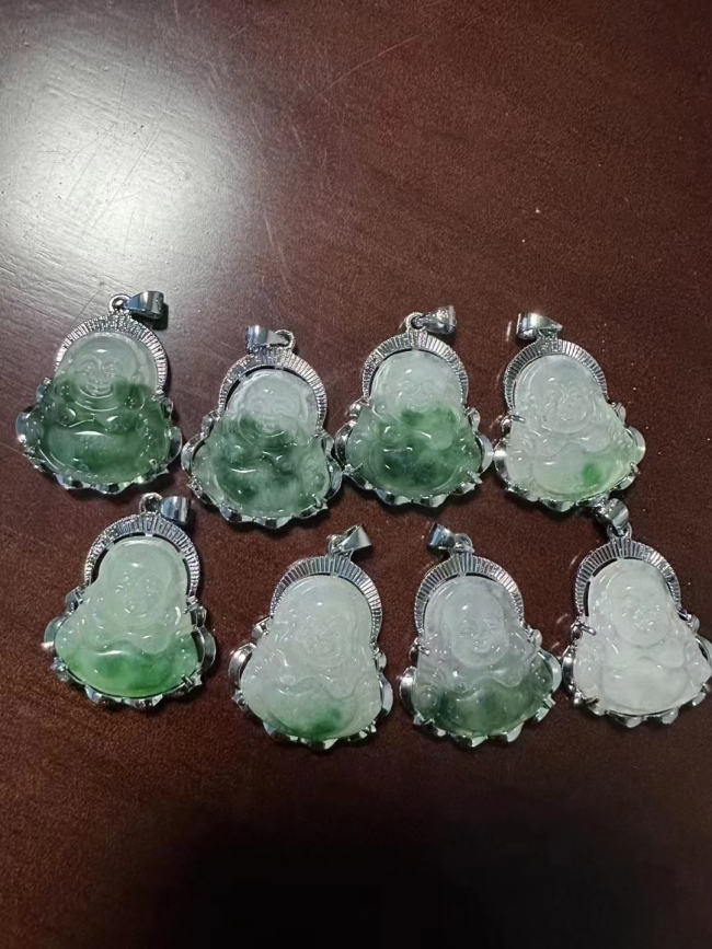精品吊坠，带18kjp钢印，商场卖几百几千的产品，最后几千个，一瓶饮料钱的事，出完不再有。