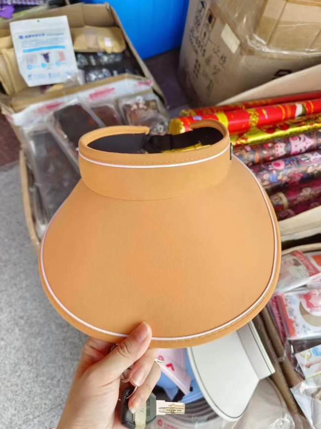 遮阳帽2000多个，​四个颜色