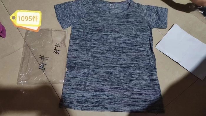 瑜伽服，短袖3000多件，长袖1000多，4.x元全清