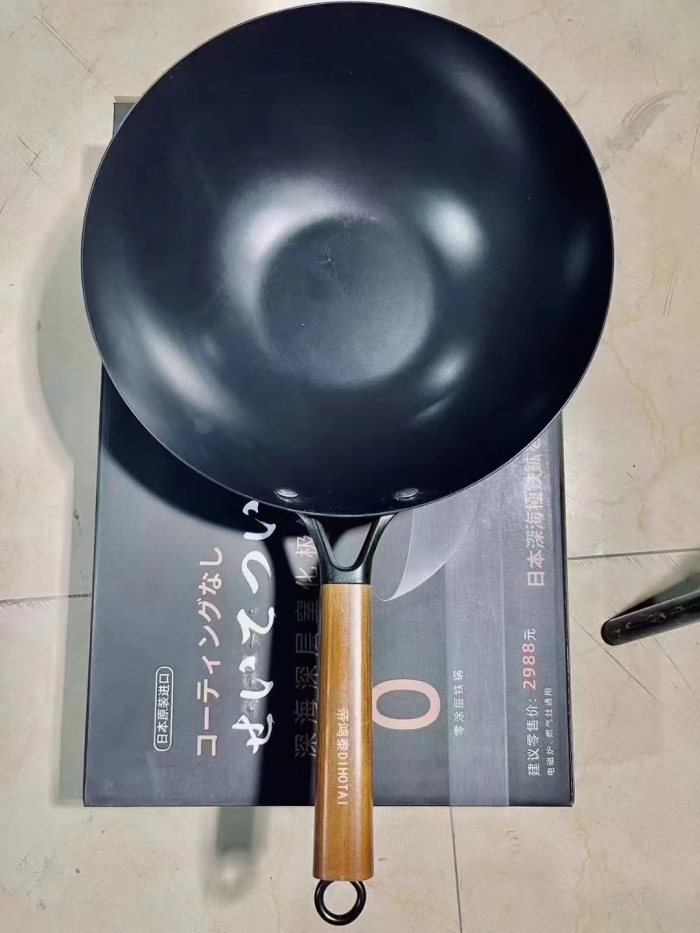 旋压极铁锅，大货干净漂亮， 盒子精美，锅质量嘎嘎好！ 38元一套，100套起批