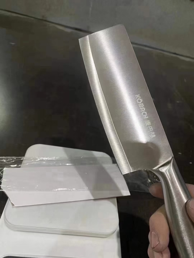 康巴赫菜刀入库3000把，特锋利特亮，一箱250把，懂货的速度，几块钱的事！