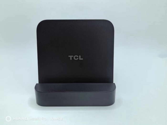 原装TCL折叠支架 手机/平板通用支架 折叠设计更方便携带及收纳， 尺寸:高1.8cm×8cm×10cm ​重量:86g ​大厂产品兼备质感与品质