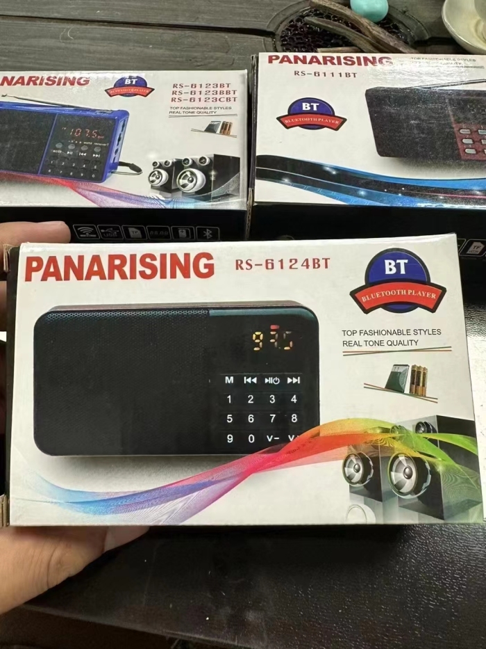 2300个，PANARISUNG 收音机 蓝牙音响，LED显示屏，USB口 / TF卡/ 可装5c+5号电池。(数量6124BT: 1700pcs，6123BT：300pcs，6111BT：200pcs)不配电池，箱规：40.7X28.6X44.7cm/ 100pcs，21.3kg
