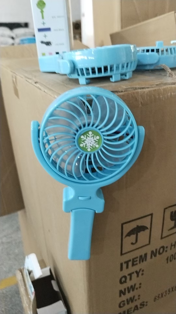 手持折叠风扇4000pcs ​清货3要的联系