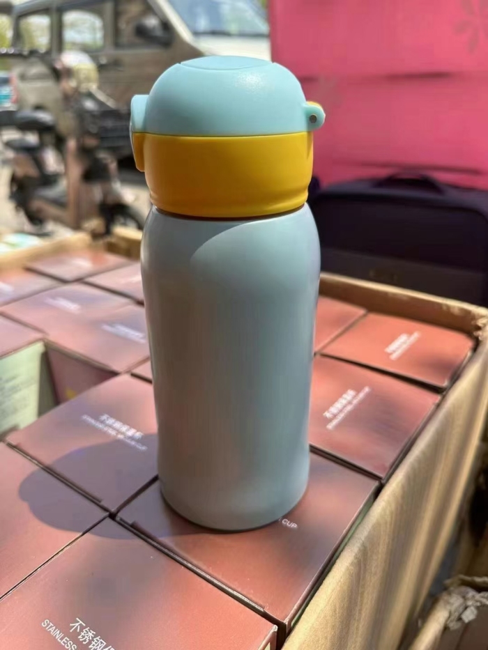 这两个款杯子只有6000，全部独立包装，原箱原件，便宜处理
