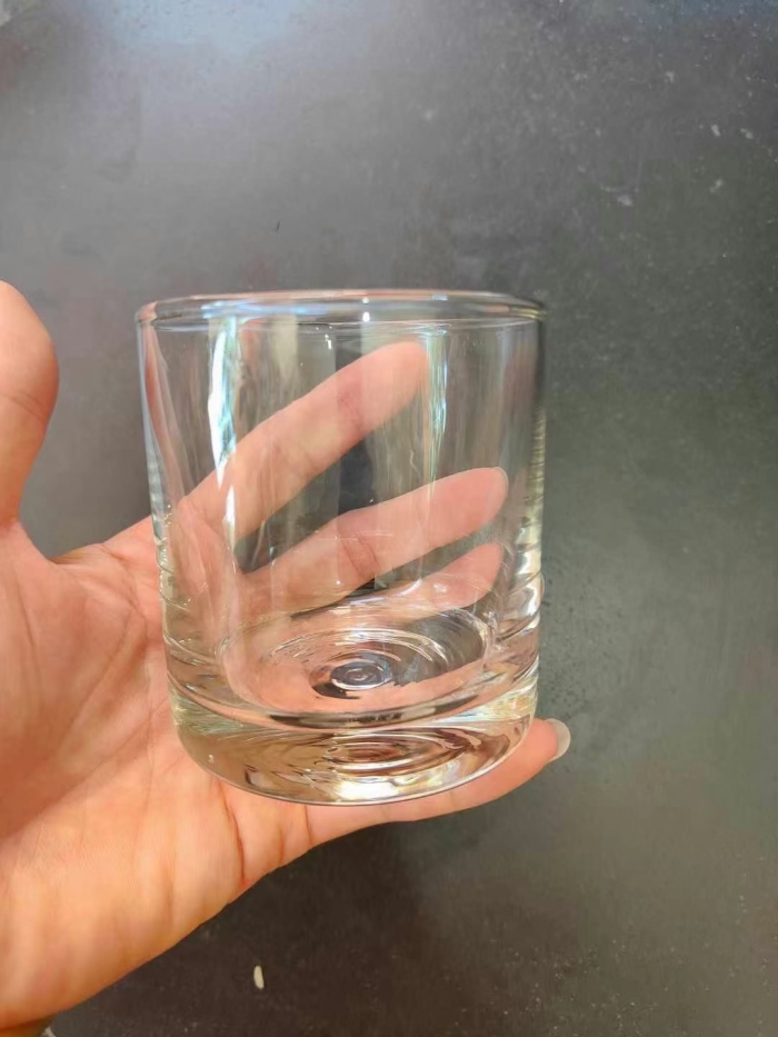 玻璃杯200箱，一箱96个装 ​想柜60*25*34 ​220*96=21120个， ​价格便宜，要的请联系