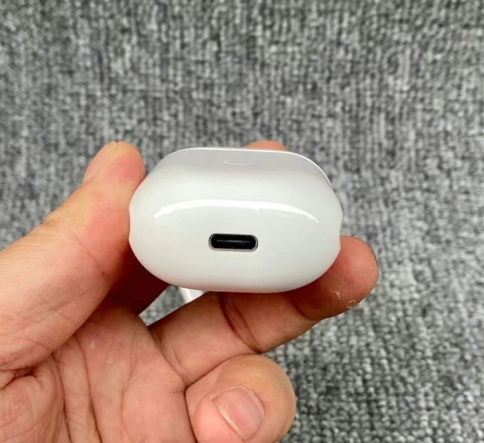 网易云蓝牙耳机，到货 ​感兴趣私聊，有量 ​全新原封 一箱60个