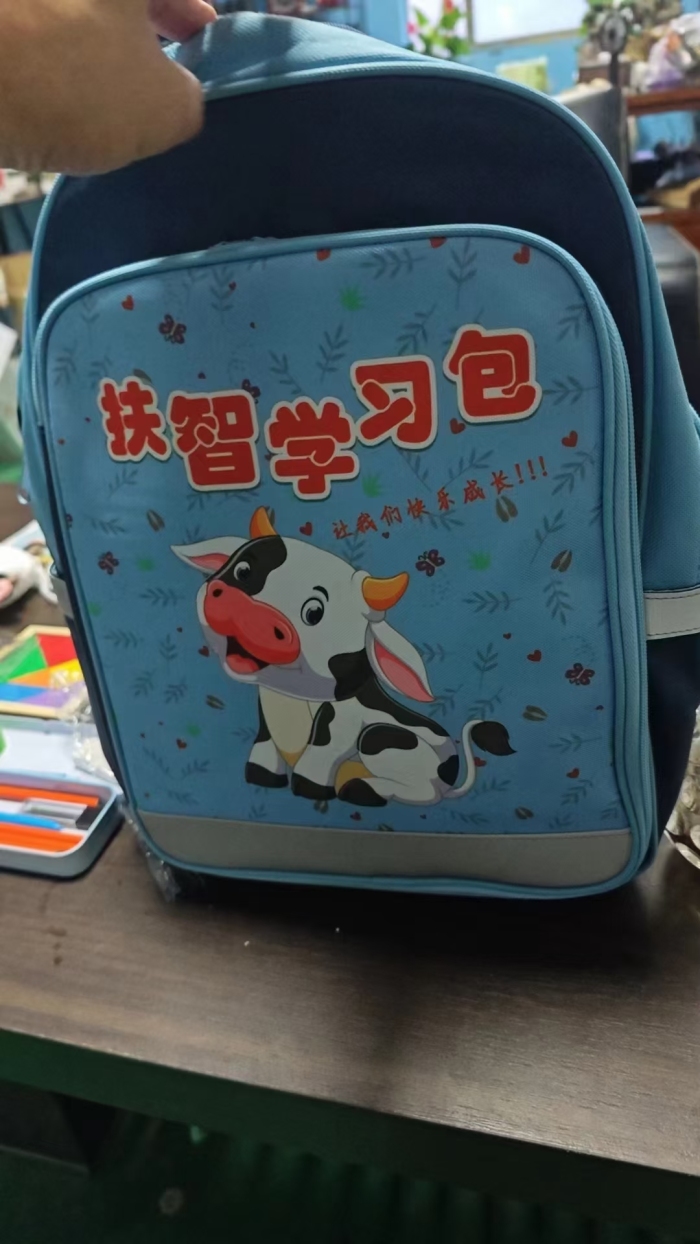 书包文具盒套装5000个，大货整齐漂亮。