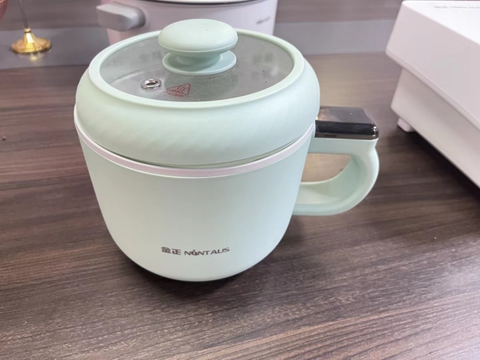 金正品牌电煮锅，液晶数显电脑款， 800台， 低价处理，