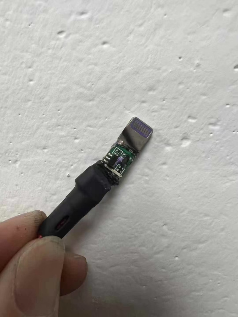 一拖三快充线 1.2米长 到货7000条 便宜处理