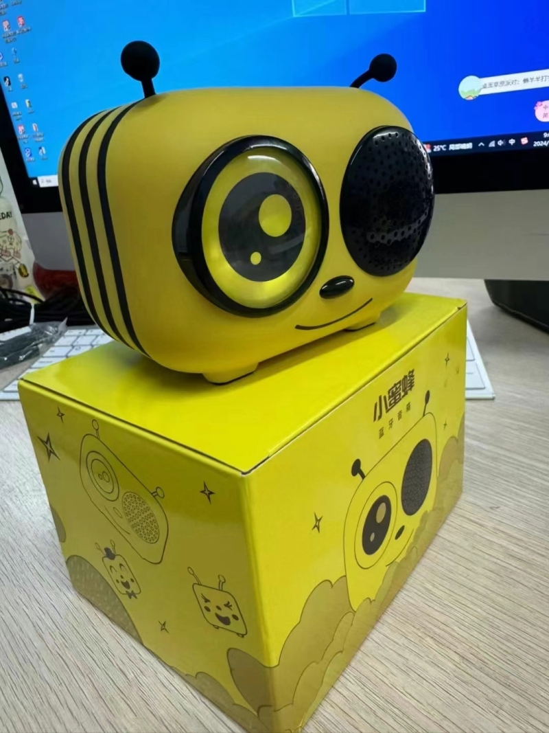 1400套，蚁燃品牌蓝牙音响，一箱20个原箱，带手机Ai，全新原封，价格便宜，有兴趣私聊