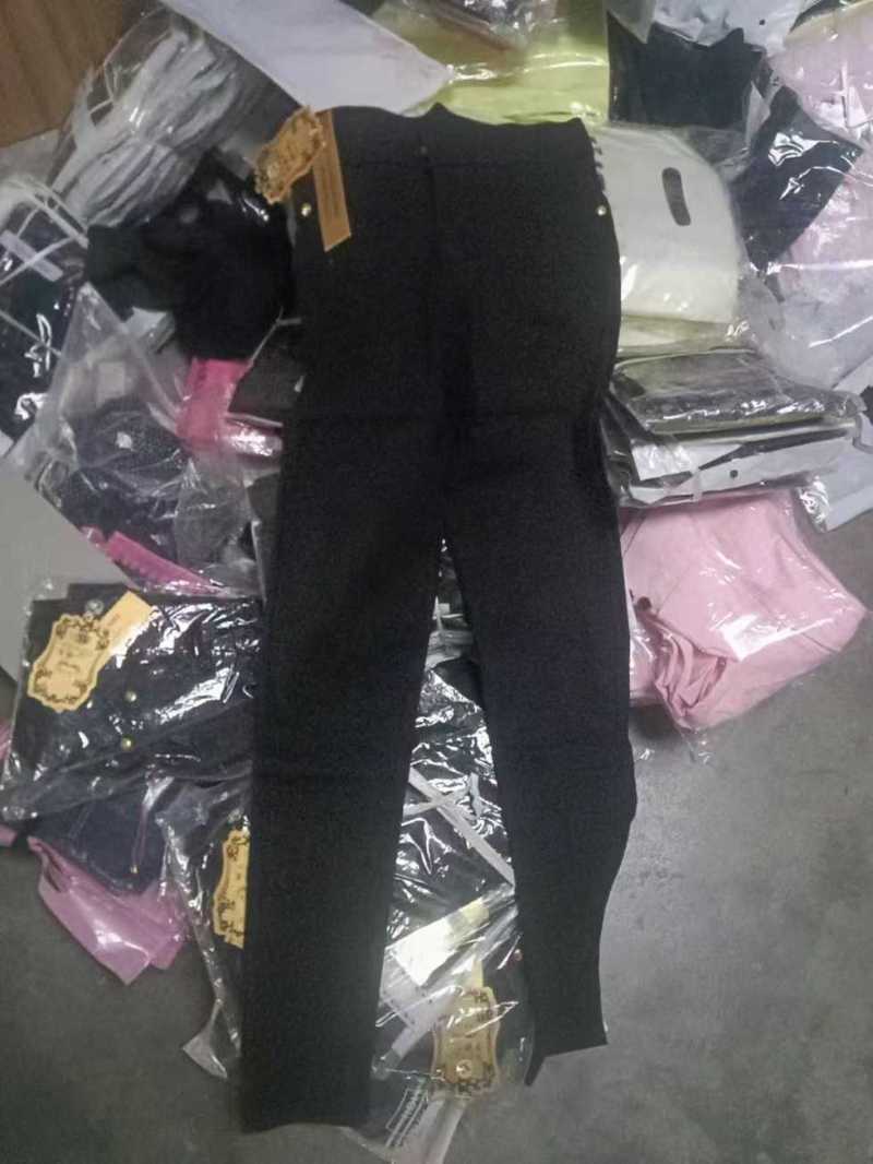 女士弹力7分、9分裤5000条，全清1.1元/条
