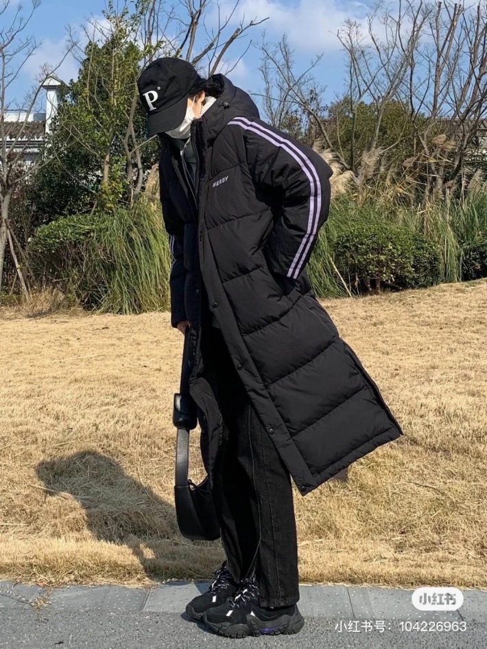 NERDY 羽绒服 5000 多件 扫码进官网 两个色 清货配货