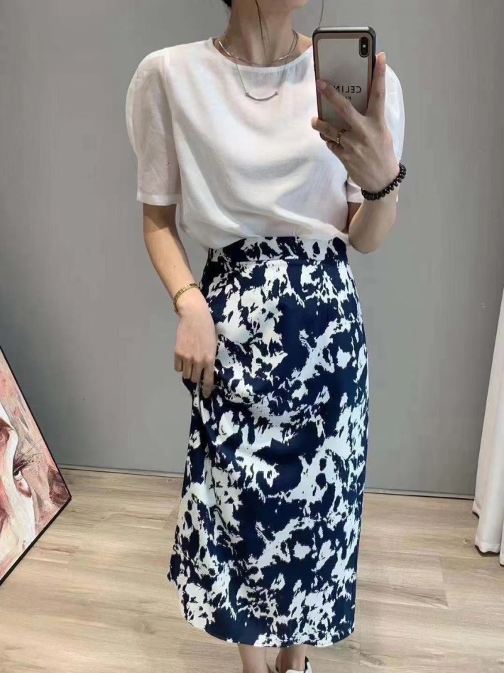 200 多件 独立包装 女士半裙 两个色 清货 11