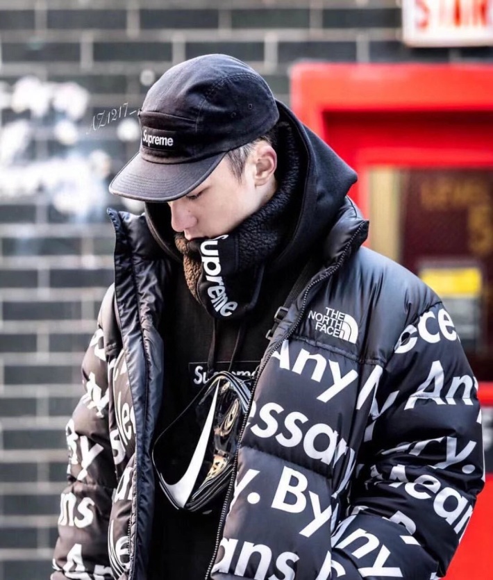北面弹幕款羽绒服 200 件 三标齐全 清货配货 50 件起