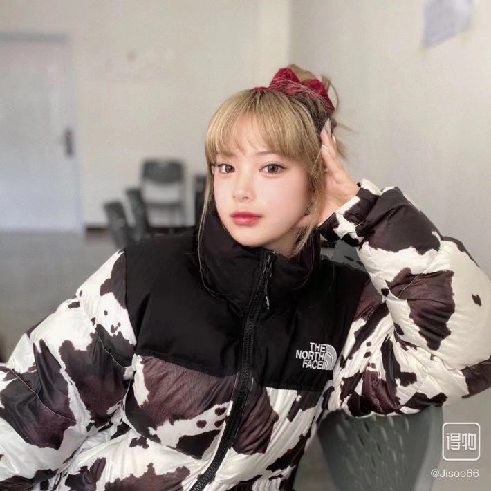 北面羽绒服还剩 300件左右 80绒 蓬松度很好m到xl 大版型 清货便宜，可配货100件起