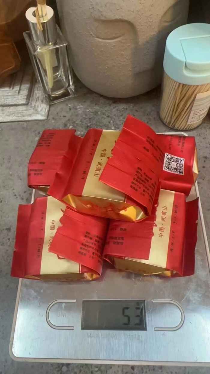 大红袍有2万罐，1.9元/罐