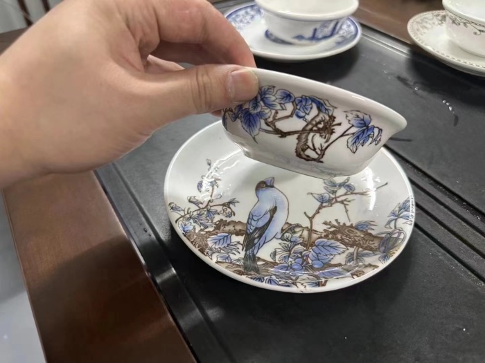 一碗一碟总共3万套，特价出